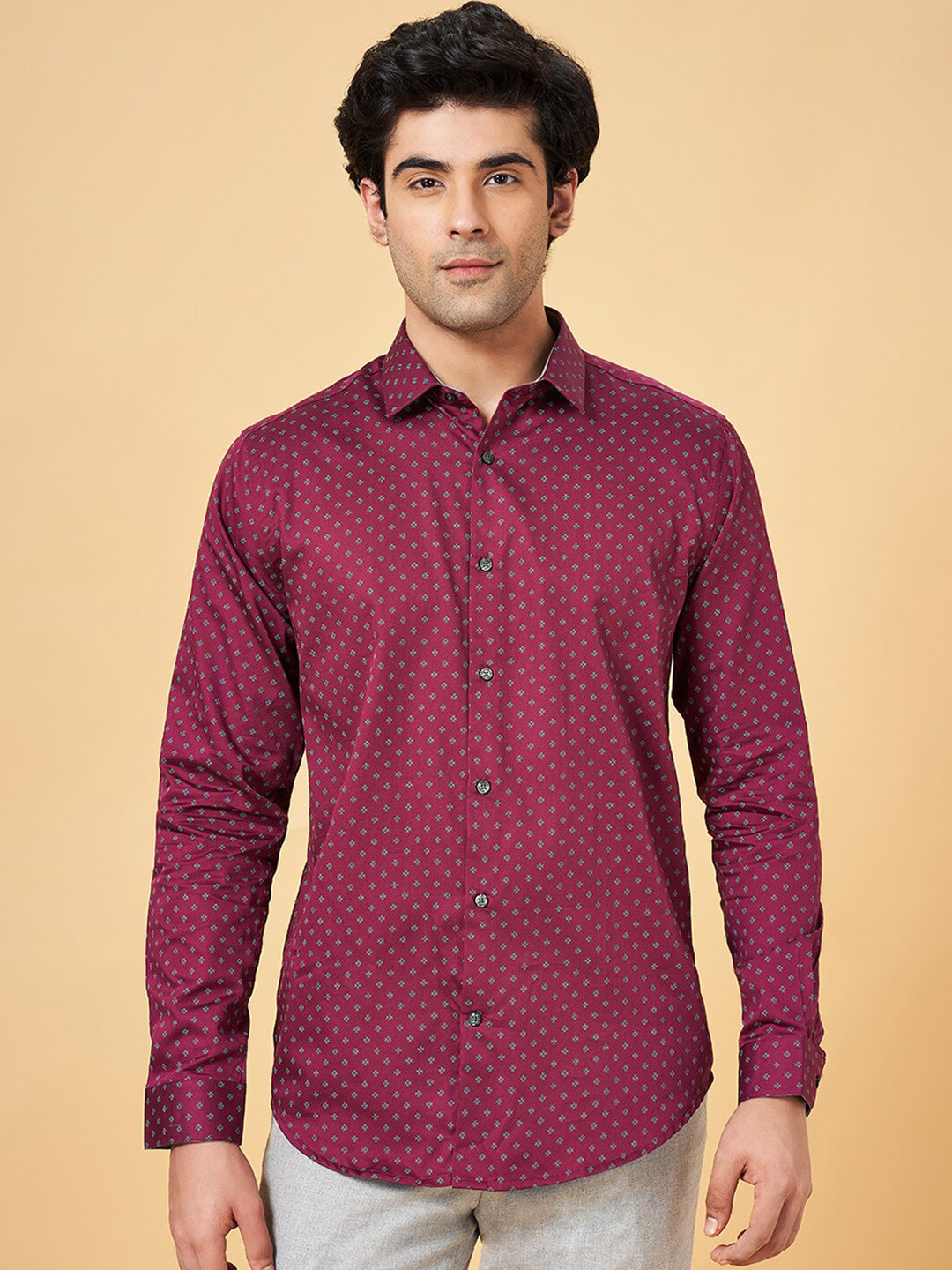 

BYFORD by Pantaloons Slim Fit Micro Ditsy Printed Cotton Casual Shirt, Red