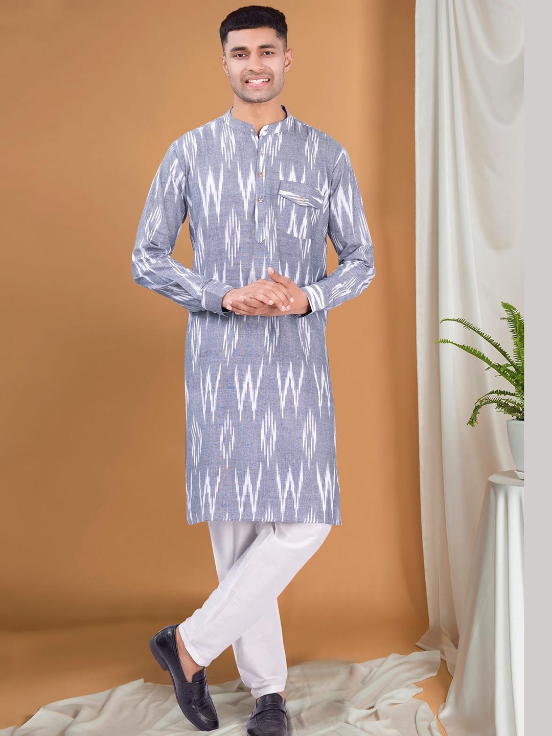 

SHIWAM ETHNIX Abstract Ikat Printed Band Collar Kurta, Grey