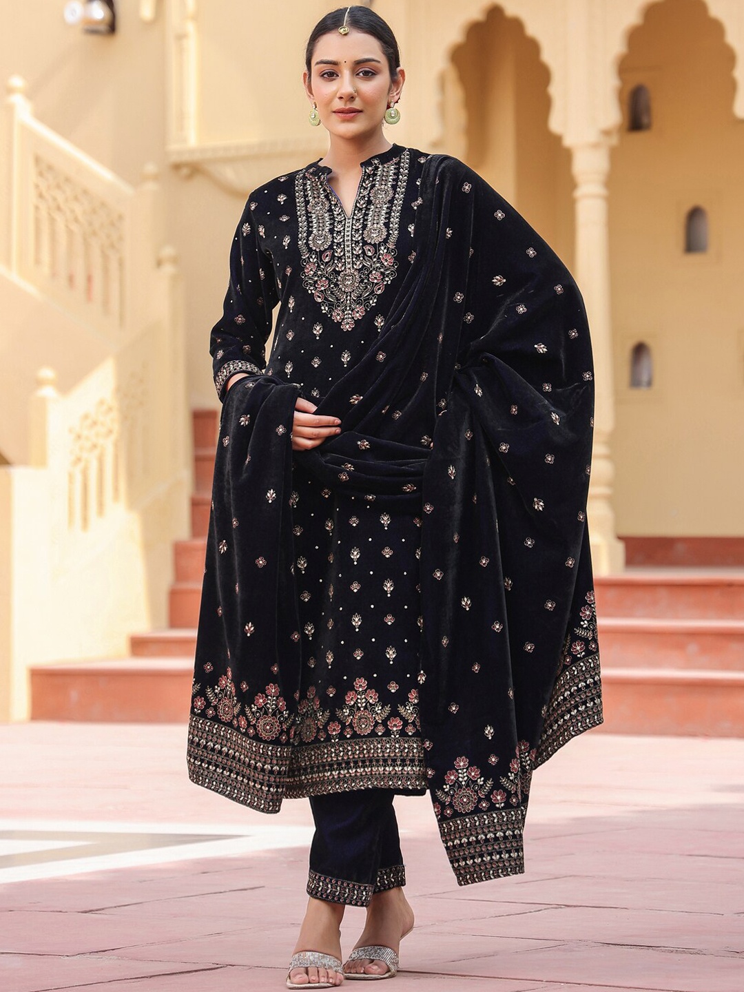 Yufta Floral Embroidered Thread Work Velvet Mandarin Collar Kurta With Trousers & Dupatta, Navy blue