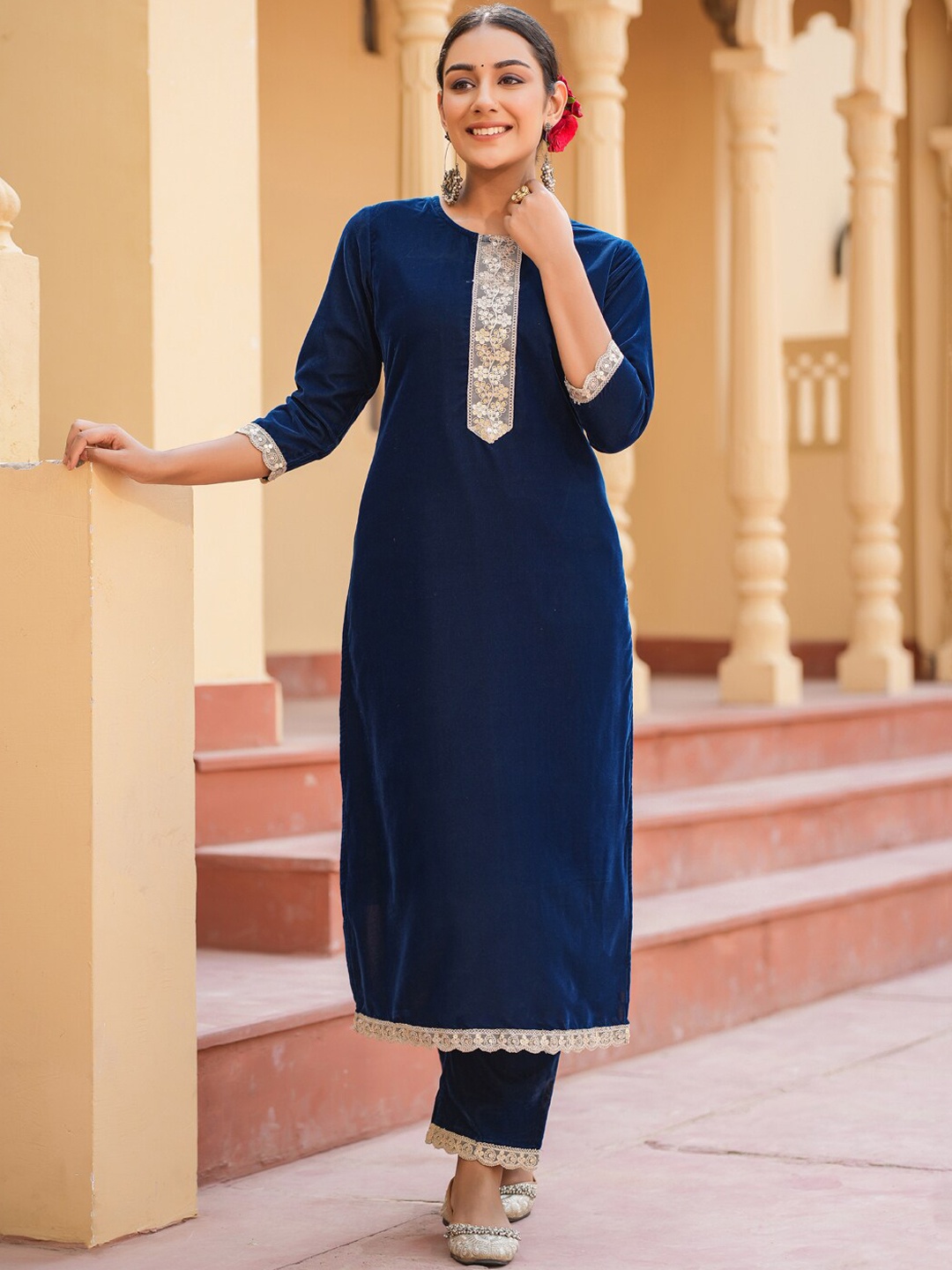 

Yufta Yoke Design Regular Kurta with Trousers, Blue