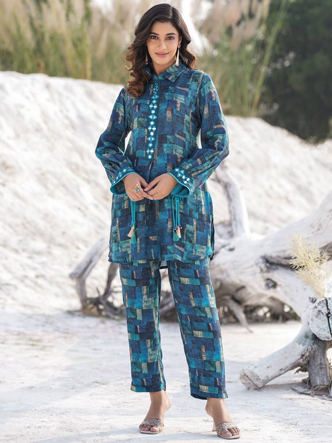 

Yufta Geometric Printed Shirt Collar Tunic & Trousers set, Blue