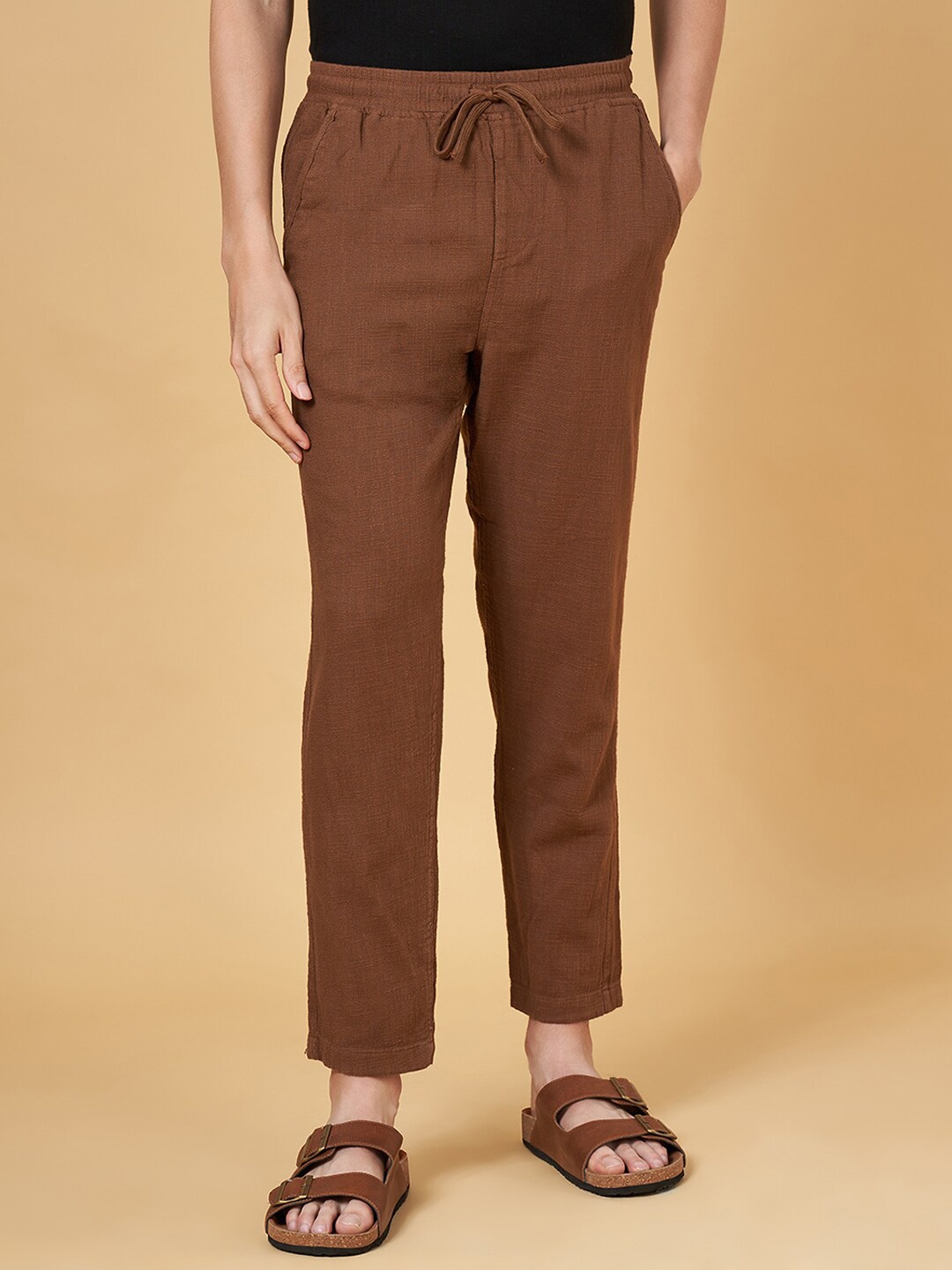 

7 Alt by Pantaloons Men Mid-Rise Regular Fit Cotton Trousers, Coffee brown