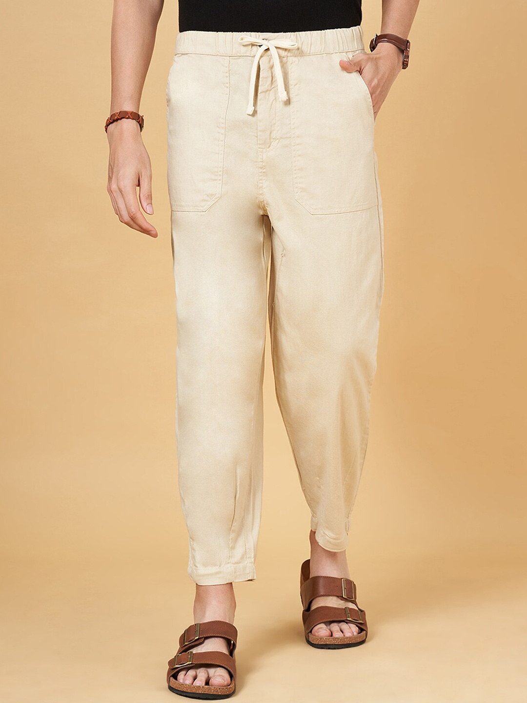 

7 Alt by Pantaloons Men Mid-Rise Regular Fit Cotton Trousers, Off white