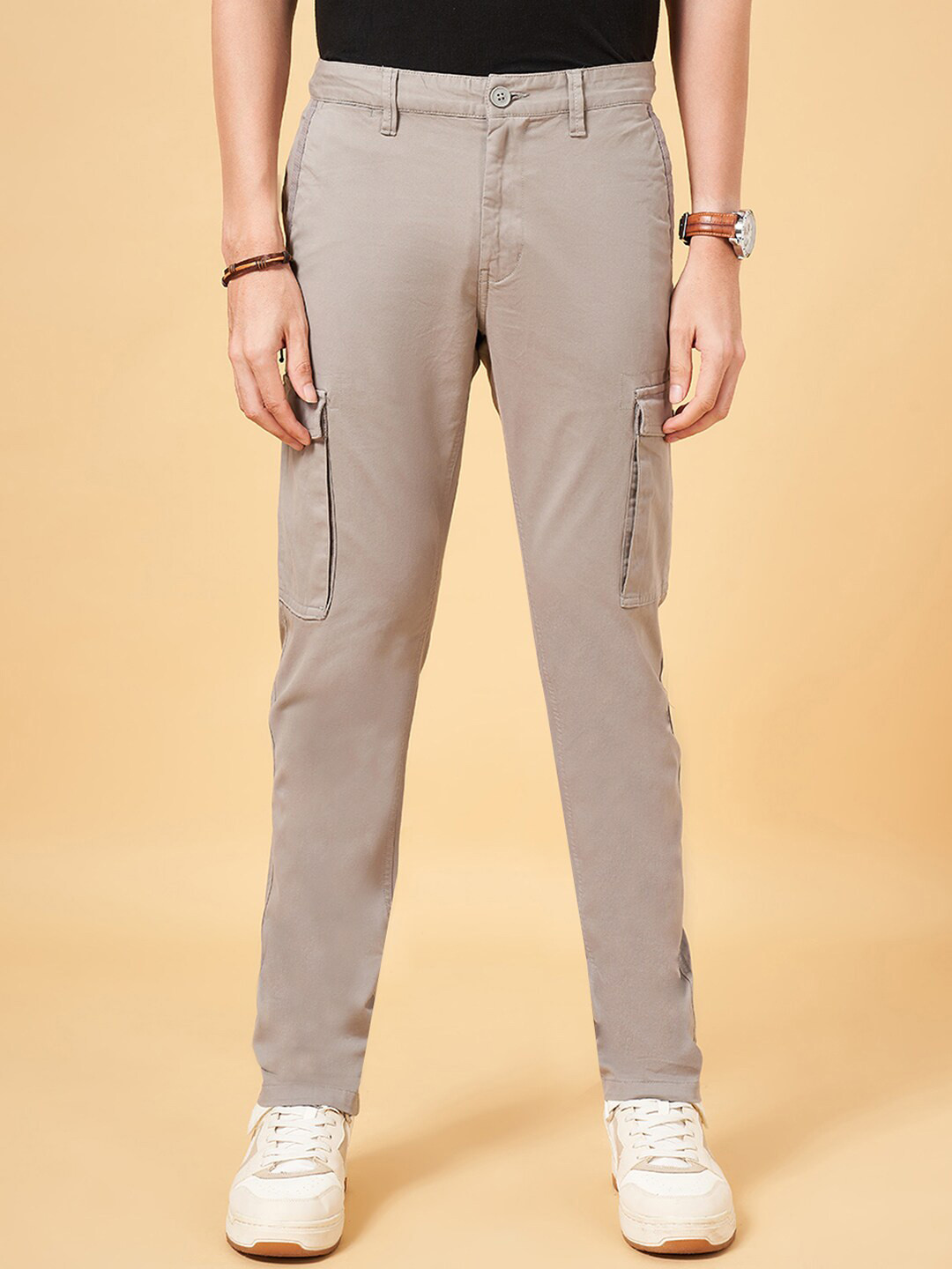 

Urban Ranger by pantaloons Men Slim Fit Mid Rise Cargos, Grey