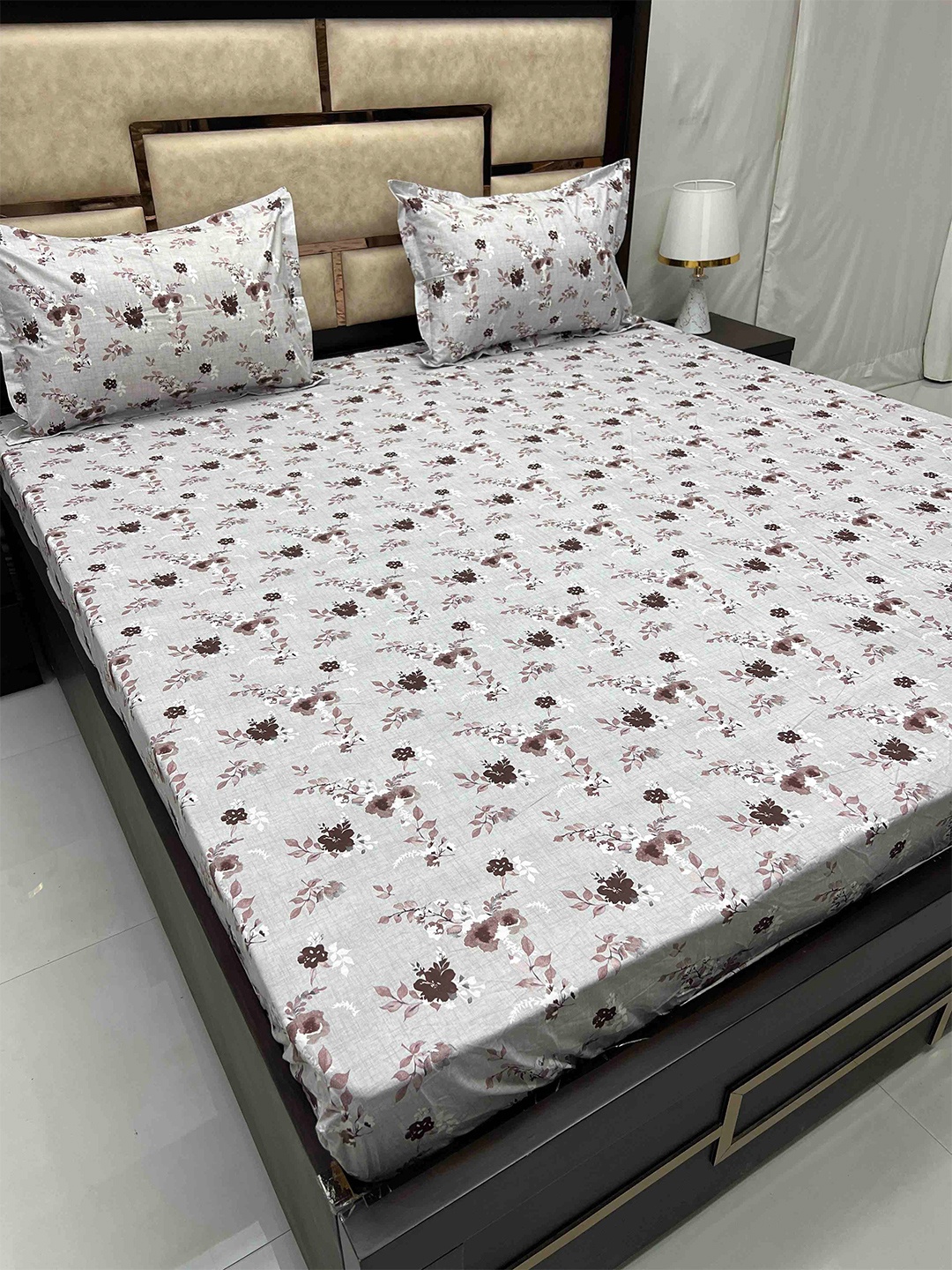 

Pure Decor Villa Grey Floral Pure Cotton 400 TC King Bedsheet with 2 Pillow Covers