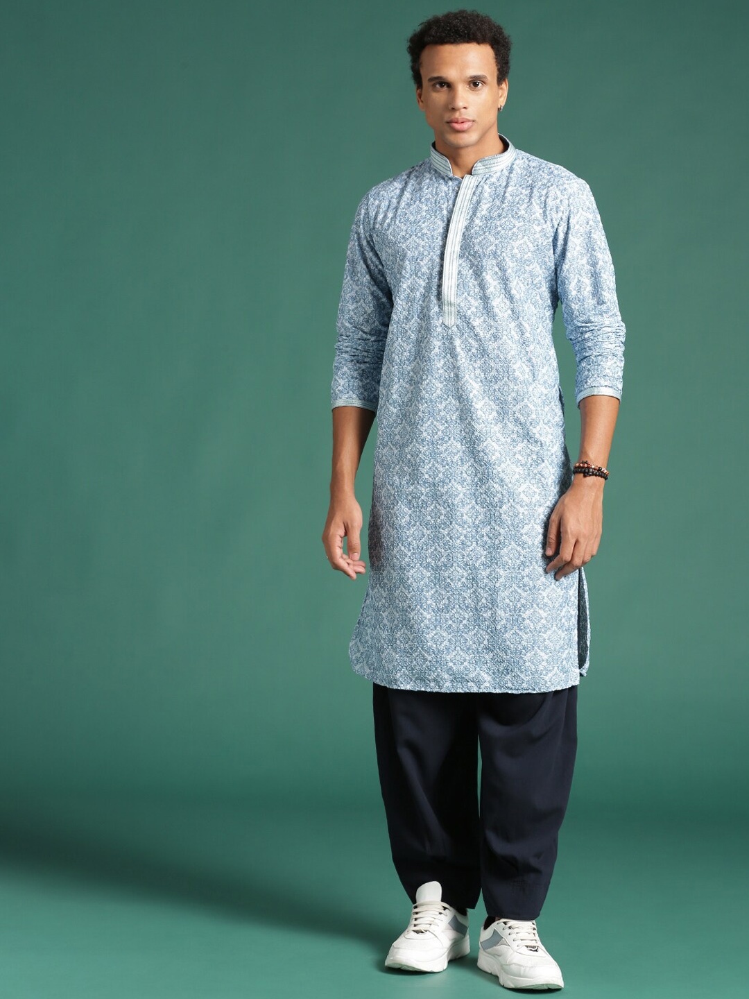 

Sangria Ethnic Motifs Chikankari Embroidered Regular Cotton Kurta, Blue