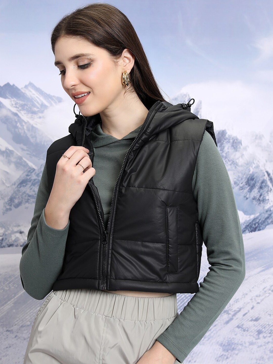

Tokyo Talkies Black Hooded Cropped Padded Jacket