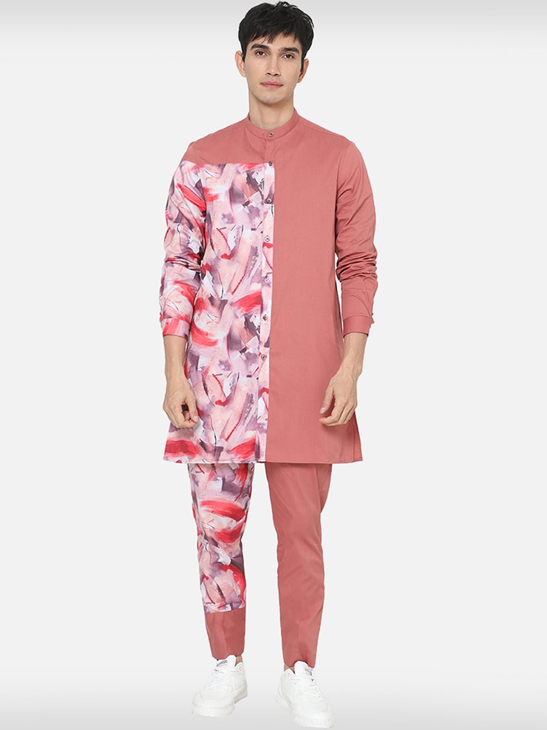 

Komal Kothari Floral Printed Panelled Pure Cotton Kurta with Pyjamas, Peach