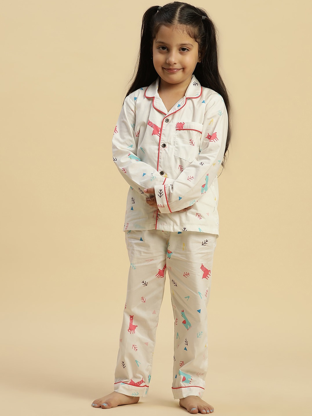 

Stuffie Land Girls Graphic Printed Night suit, Off white