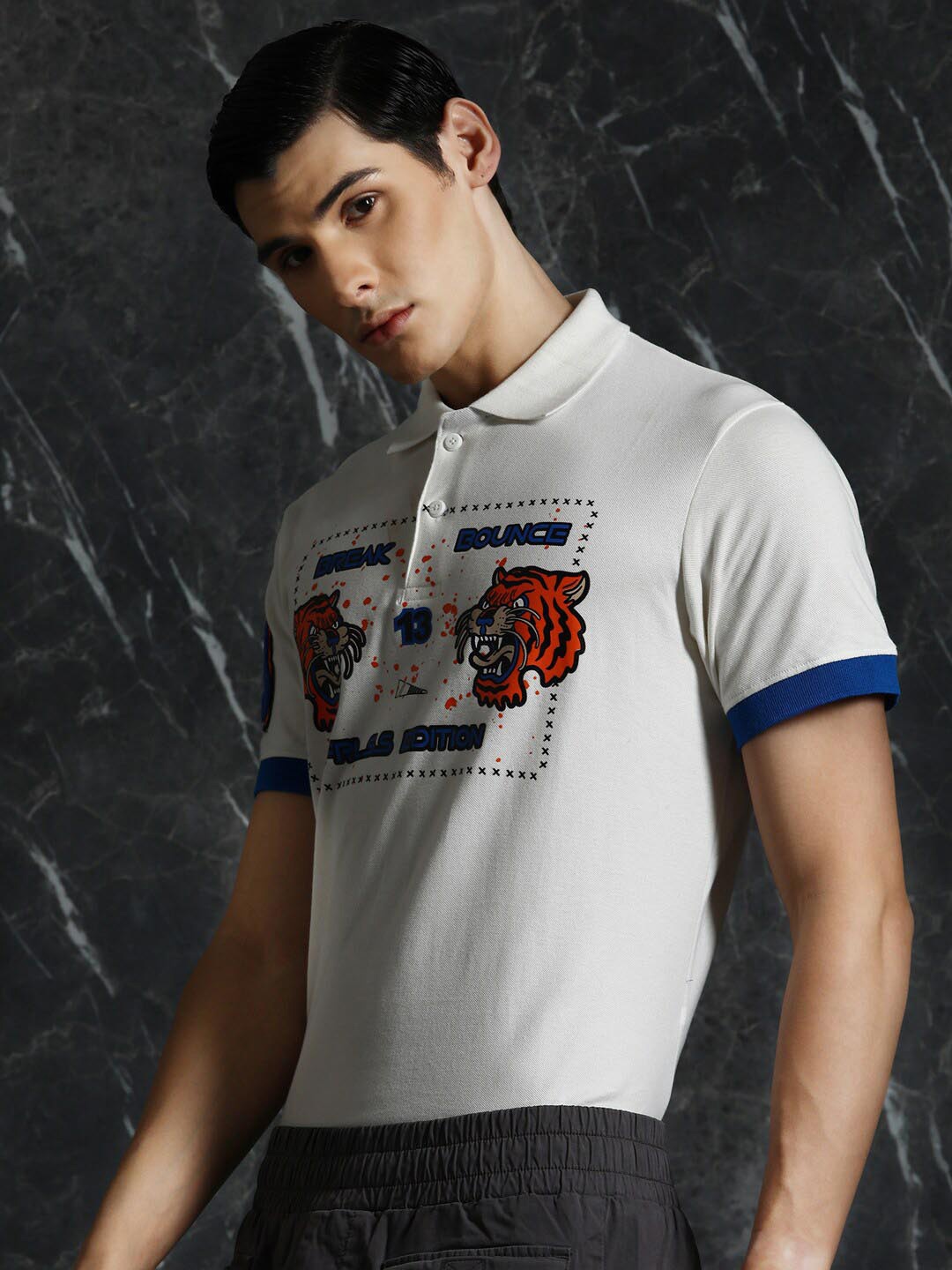 

Breakbounce Graphic Printed Polo Collar Regular Fit Cotton T-shirt, White