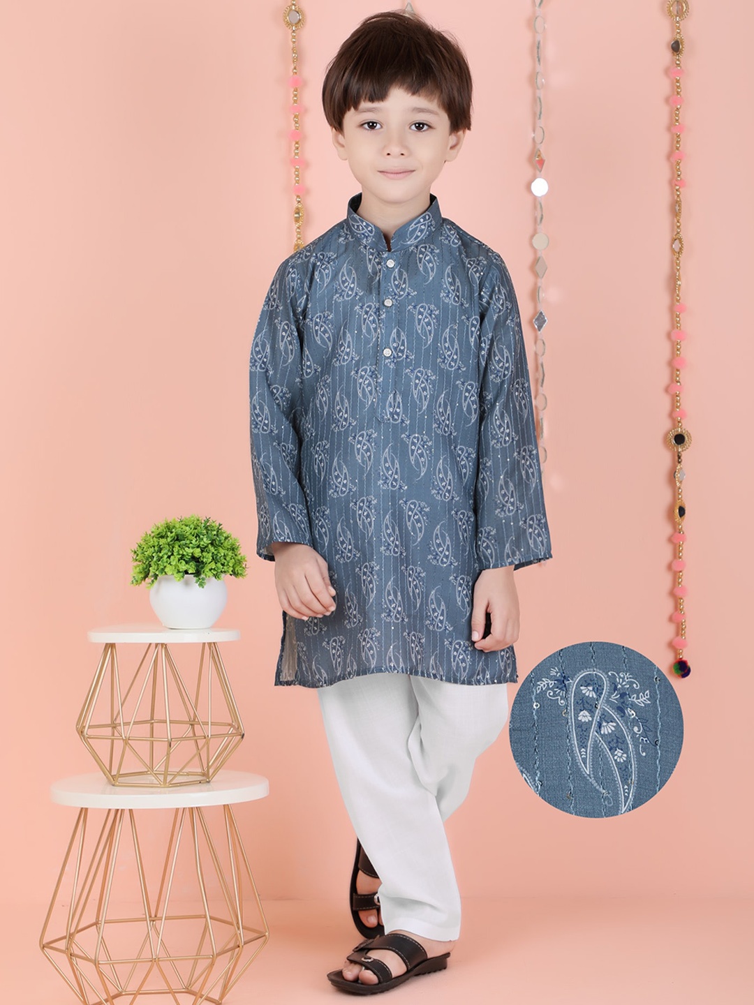 

KIDS FARM Boys Ethnic Motifs Printed Kurta With Trousers, Blue