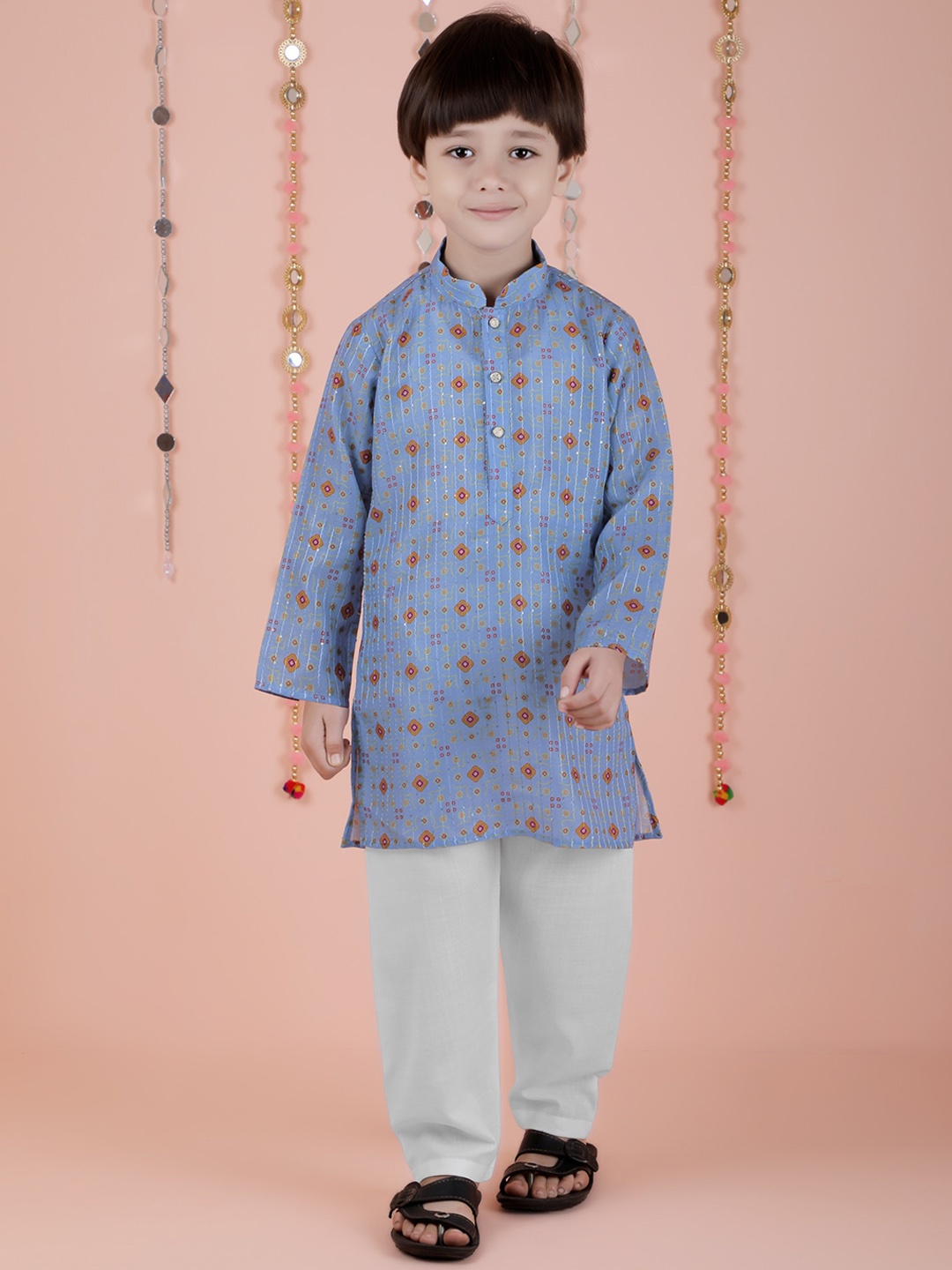 

KIDS FARM Boys Bandhani Printed Mandarin Collar Sequined Kurta With Pyjamas, Blue