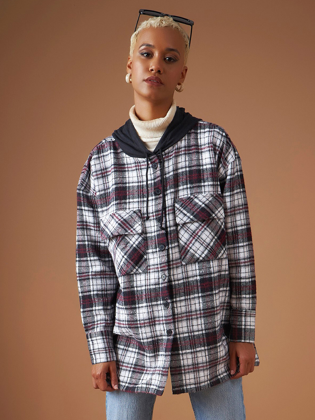 

SASSAFRAS Checked Classic Oversized Hooded Cotton Casual Shirt, White