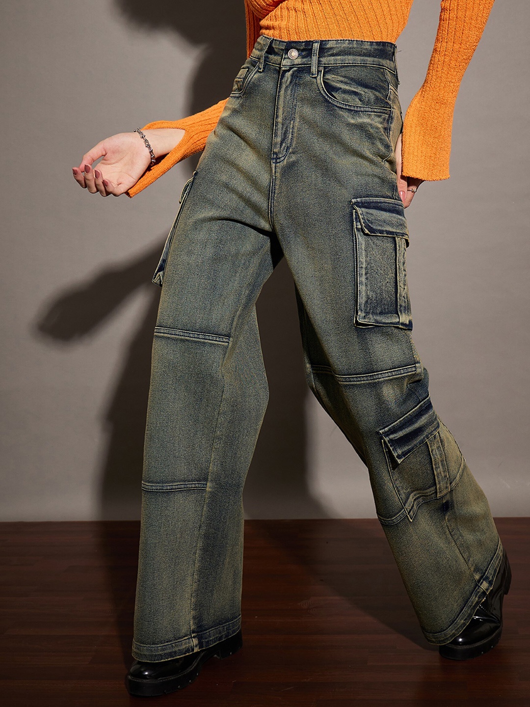 

SASSAFRAS Women Light Fade Acid Wash Clean Look Stretchable Jeans, Green