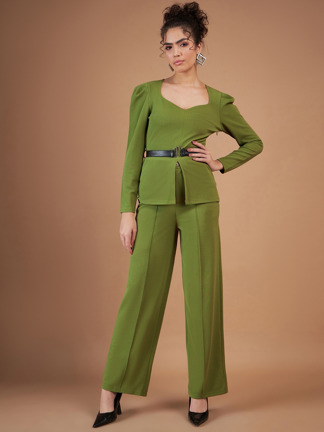 

SASSAFRAS Green Puffed Slevees Top With Trousers