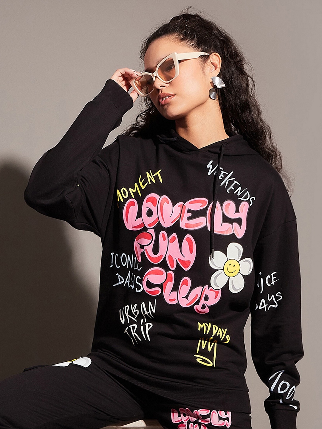 

SASSAFRAS Typography Printed Long Sleeves Hooded Fleece Sweatshirt, Black