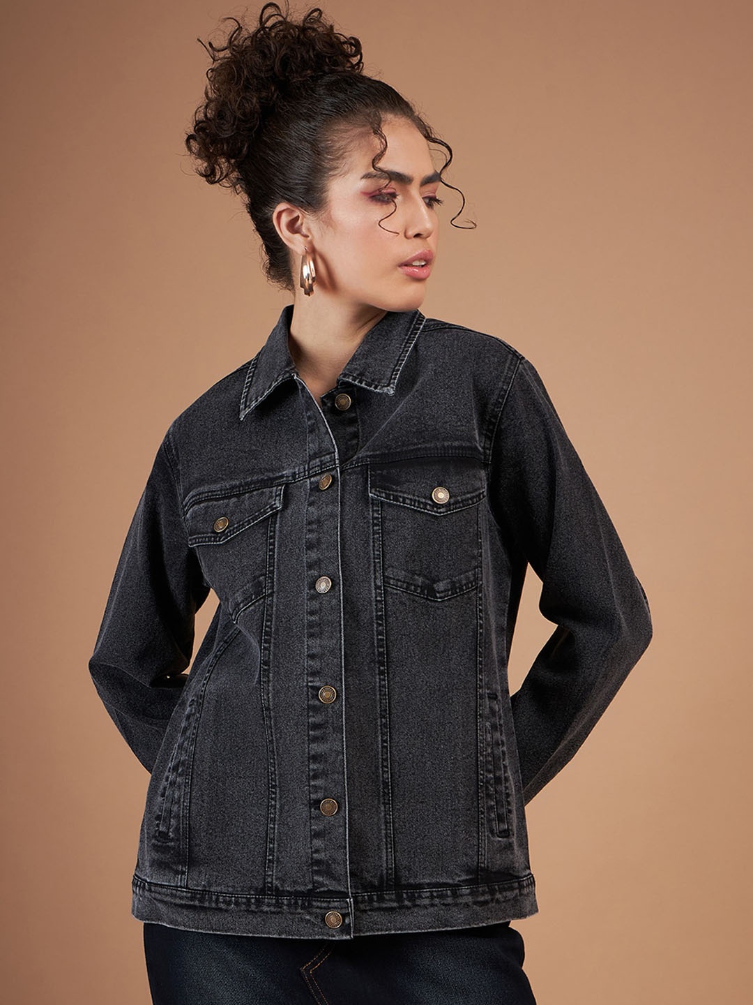 

SASSAFRAS Black Spread Collar Washed Crop Denim Jacket