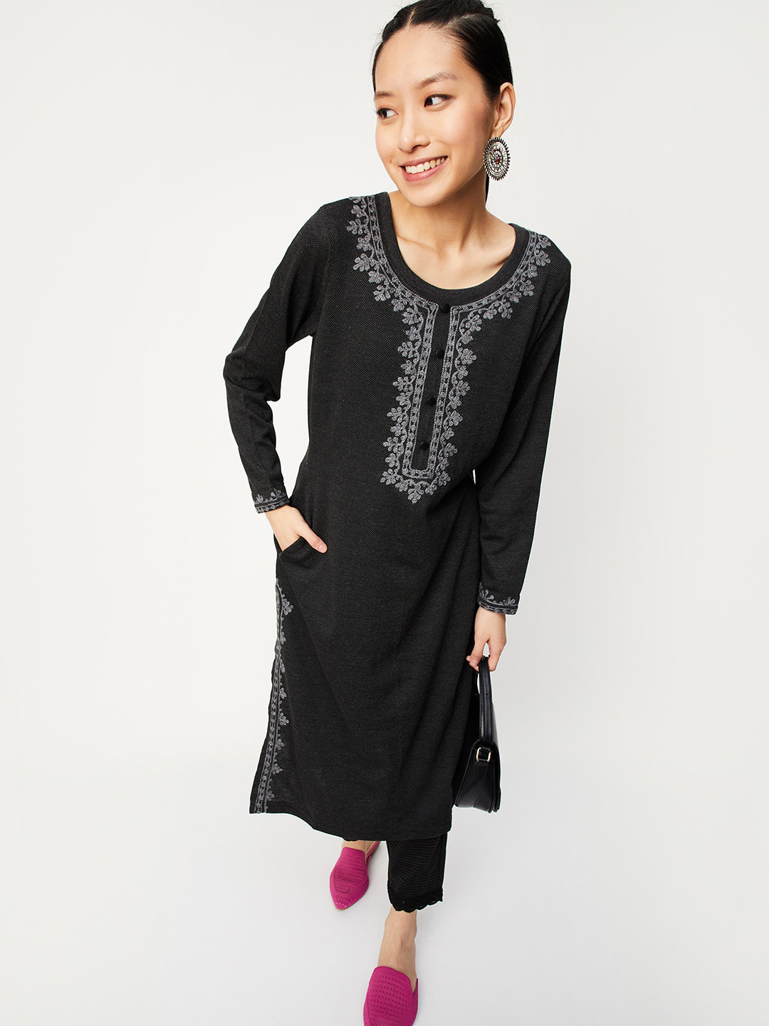 

max Yoke Design Embroidered Straight Kurta, Black