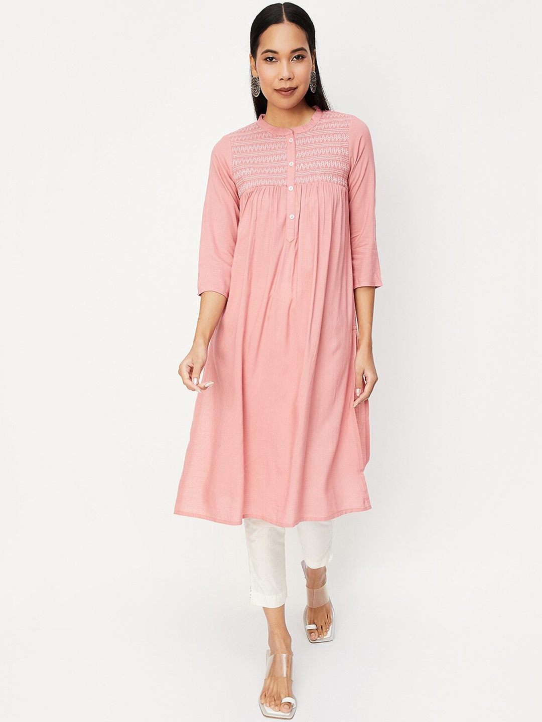 

max Chevron Embroidered Mandarin Collar Kurta, Red