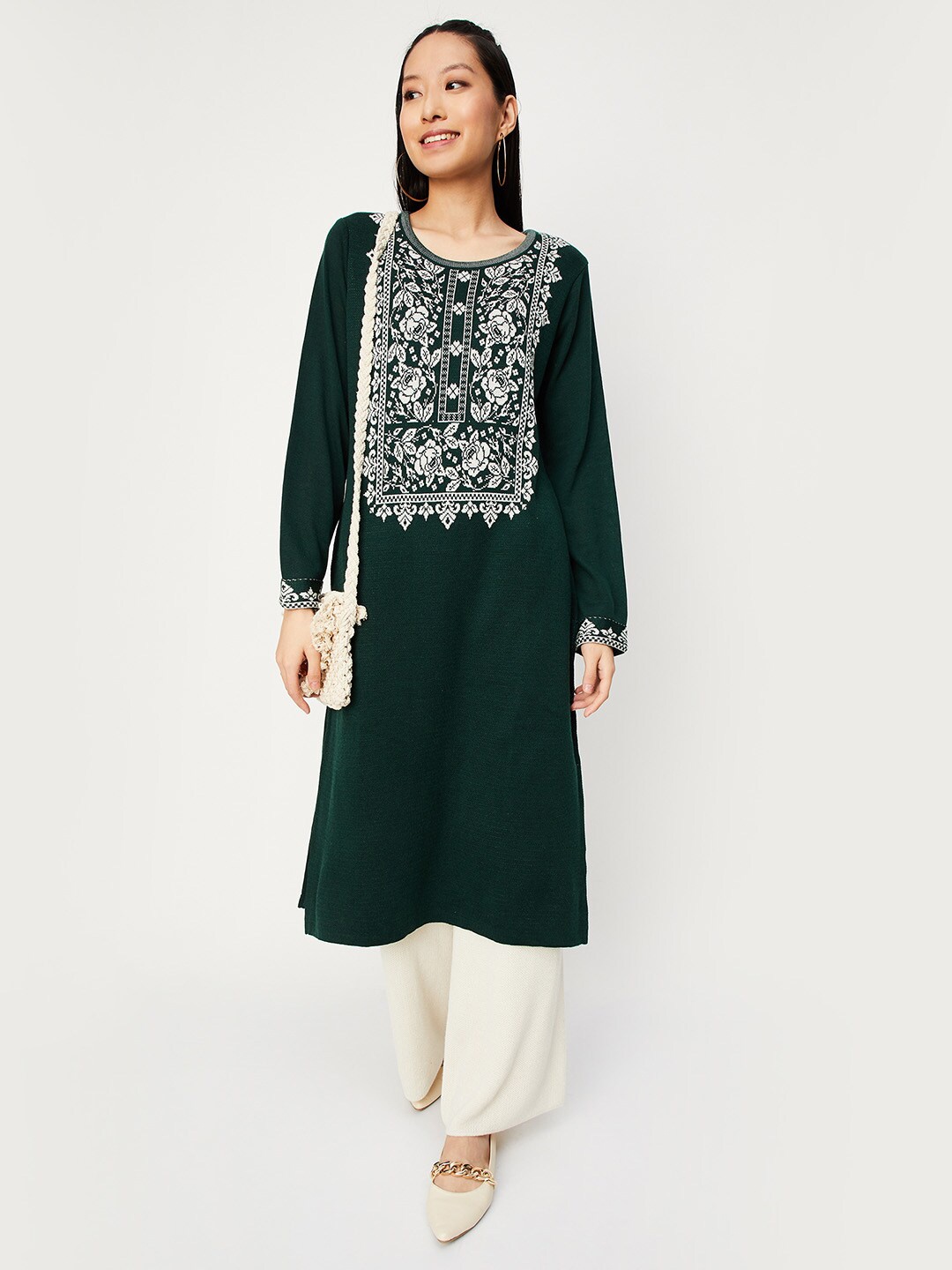 

max Woven Design Round Neck Regular Kurta, Green