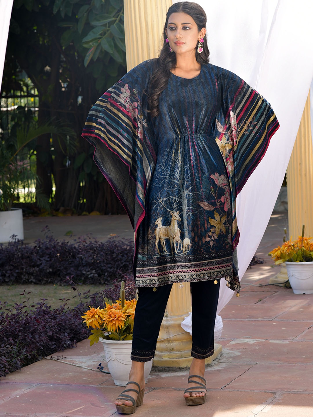 

Idhu Ethnic Motifs Printed Flared Sleeves Kaftan Kurta With Trouser, Navy blue