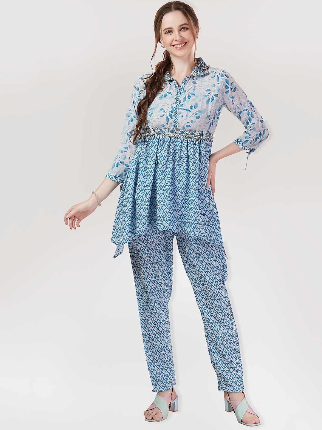 

keshubaba Floral Printed Shirt Collar Anarkali Kurta With Trousers, Turquoise blue