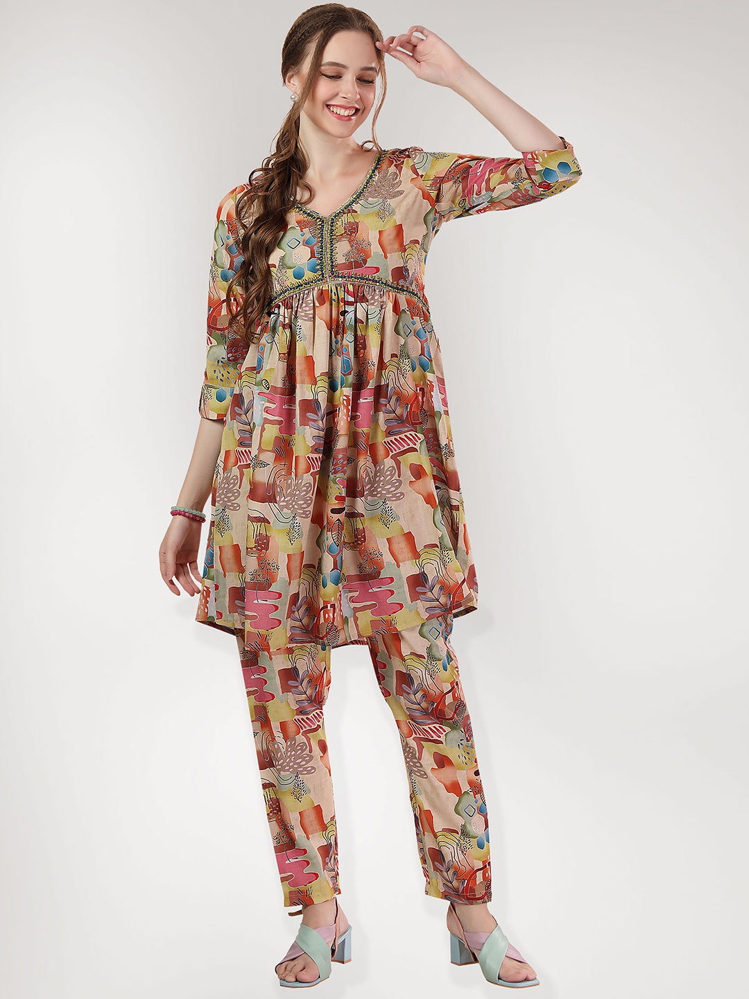 

keshubaba Floral Printed V-Neck Anarkali Kurta With Trousers, Beige