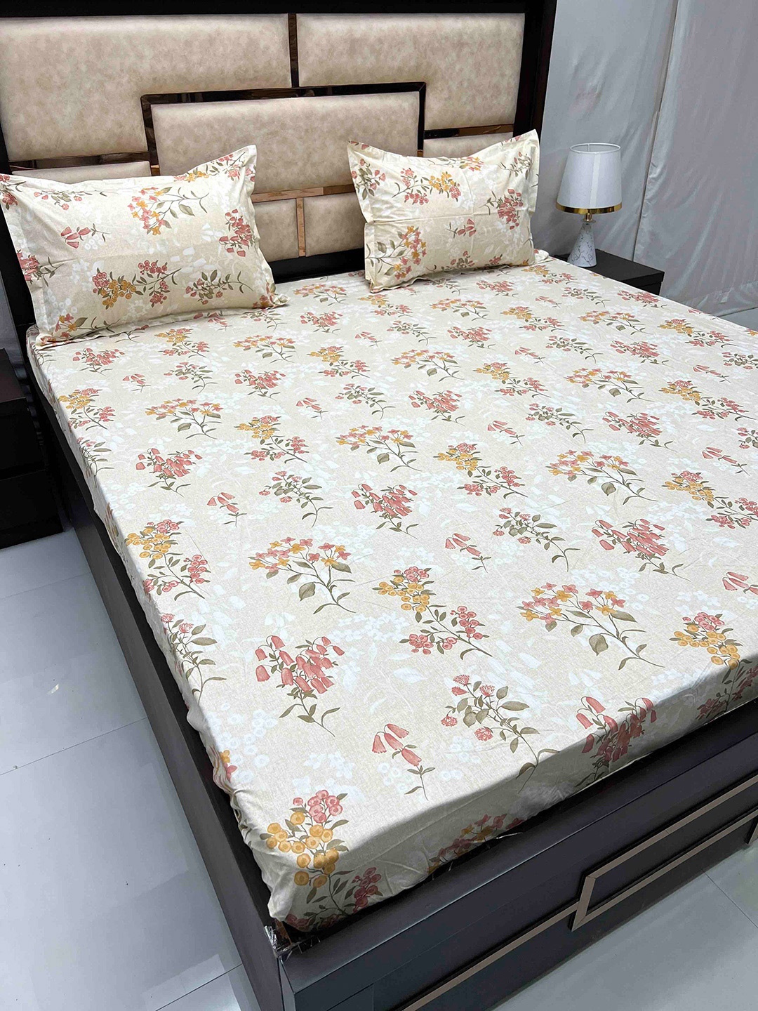 

Pure Decor Gem Cream Floral Cotton Fitted 300 TC King Bedsheet With 2 Pillow Covers