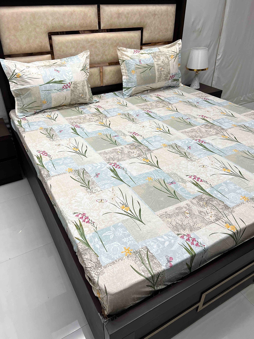 

Pure Decor Gem Green Floral Cotton Fitted 300 TC King Bedsheet with 2 Pillow Covers