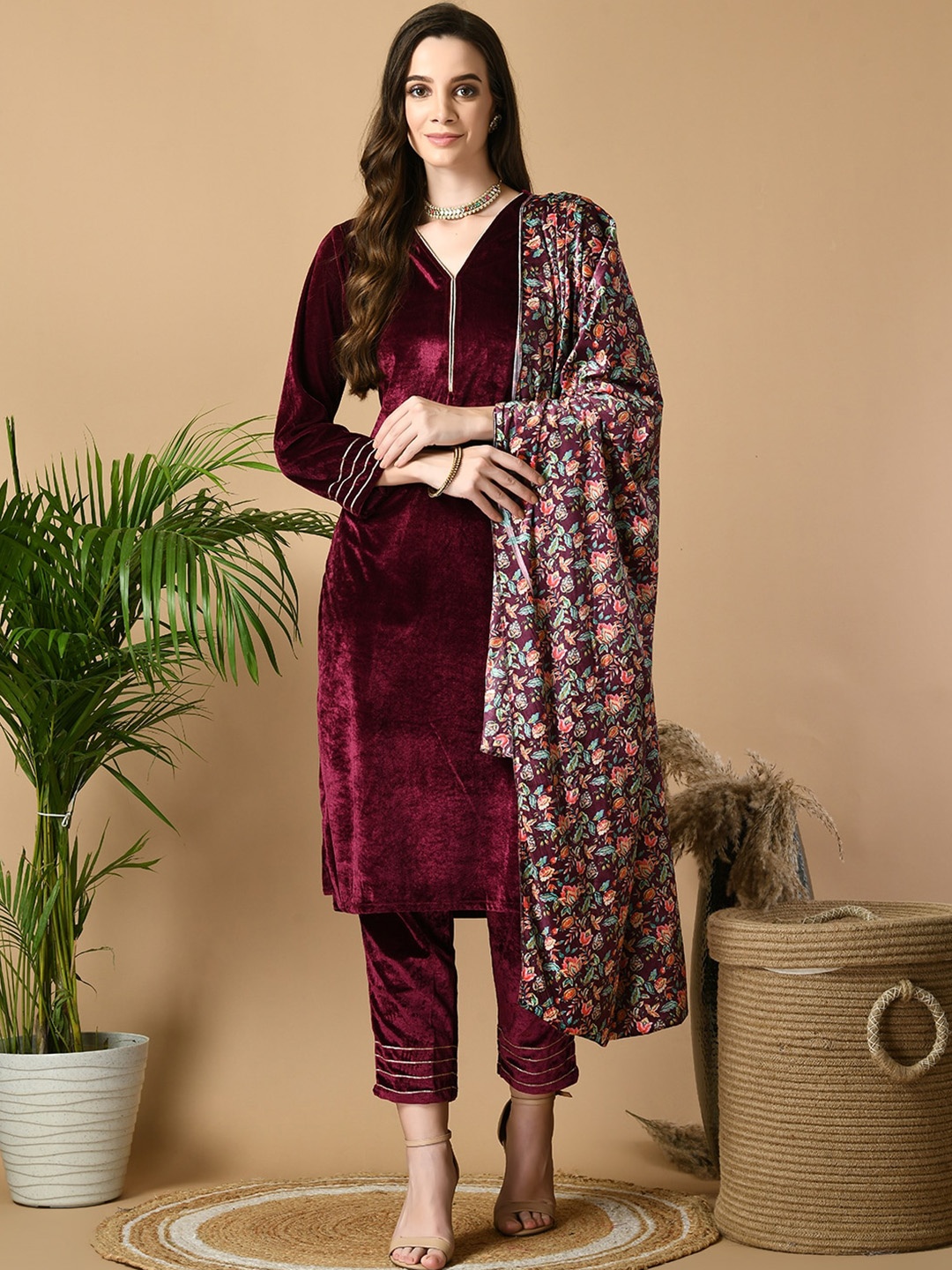 

Sangria V-Neck Velvet Kurta & Trousers With Dupatta, Maroon