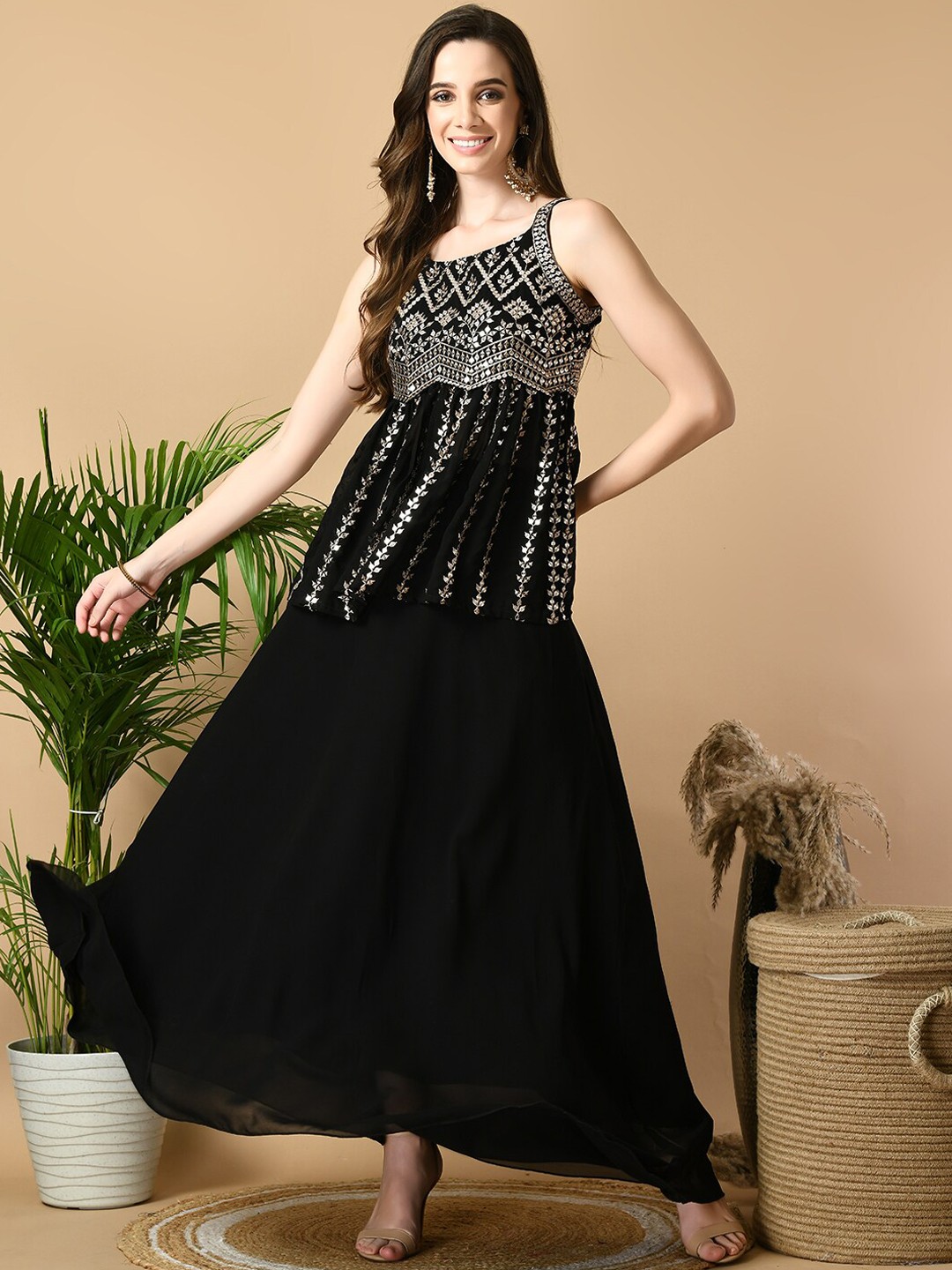 

Sangria Black & Gold-toned Embroidered Shoulder Straps Top With Skirt