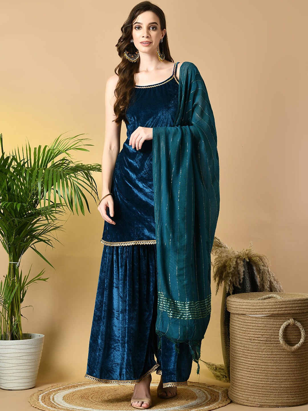 

Sangria Shoulder Straps Velvet Kurta With Sharara & Dupatta, Teal
