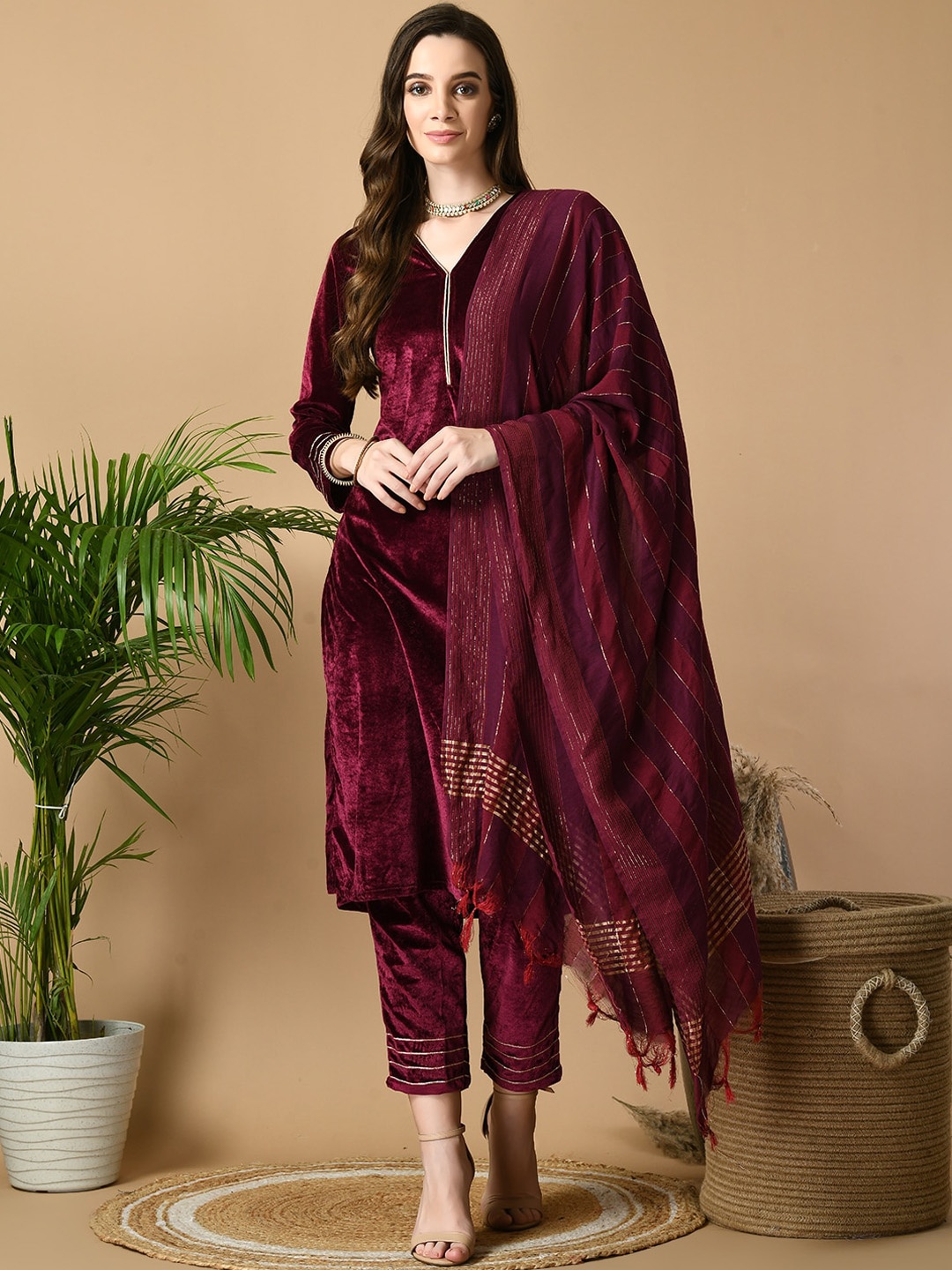 

Sangria Regular Velvet Kurta With Trousers & Dupatta, Maroon