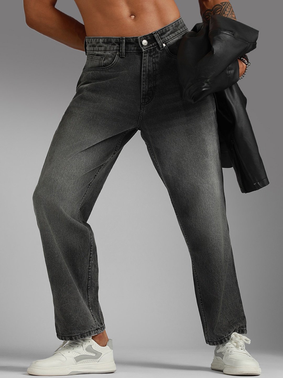 

High Star Men Wide Leg Mid-Rise Light Fade Clean Look Cotton Jeans, Black