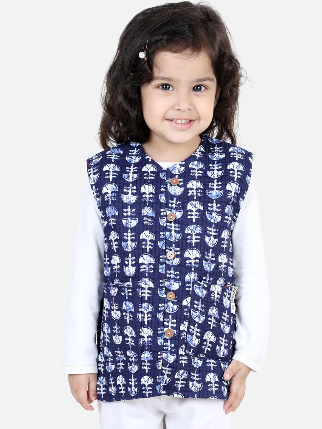 

BownBee Girls Ethnic Motifs Printed Lightweight Reversible Cotton Tailored Jacket, Blue