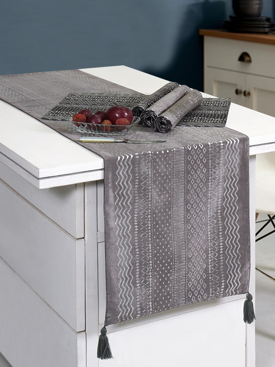 

Ode & Cleo Geometric Printed Table Mats, Grey