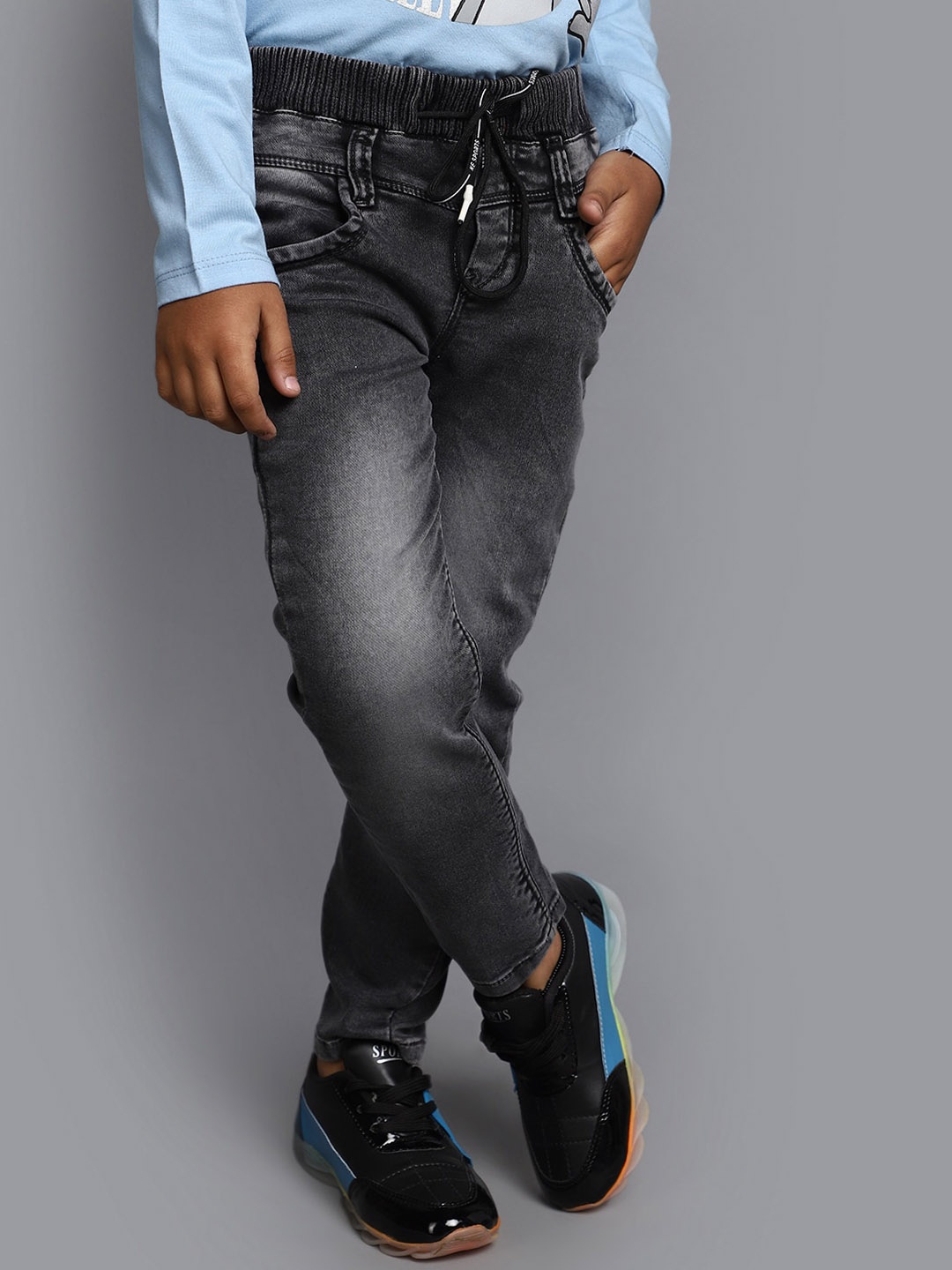 

V-Mart Boys Regular Fit Mid-Rise Light Fade Cotton Jeans, Grey