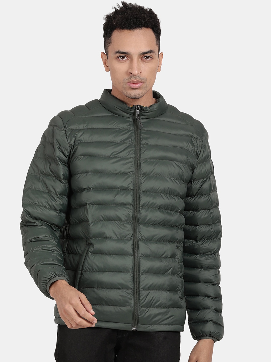 

t-base Stand Collar Insulator Puffer Jakcet, Olive