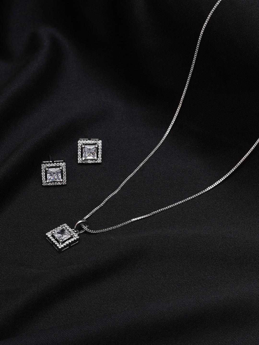 

Mali Fionna Silver-Plated Geometric Shaped Stones Studded Necklace with Earrings