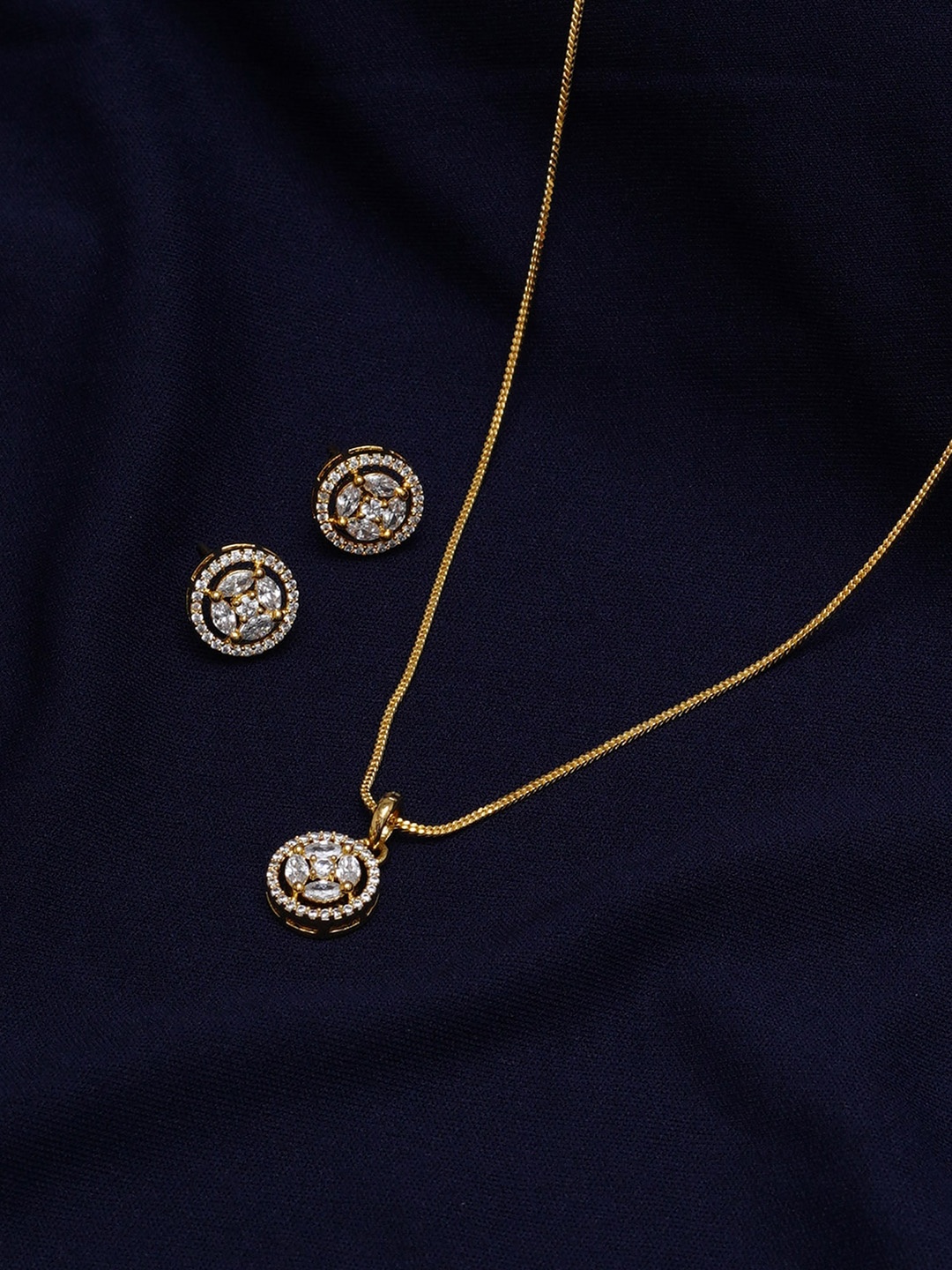 

Mali Fionna Gold-Plated Artificial Stones Stone-Studded Jewellery Set