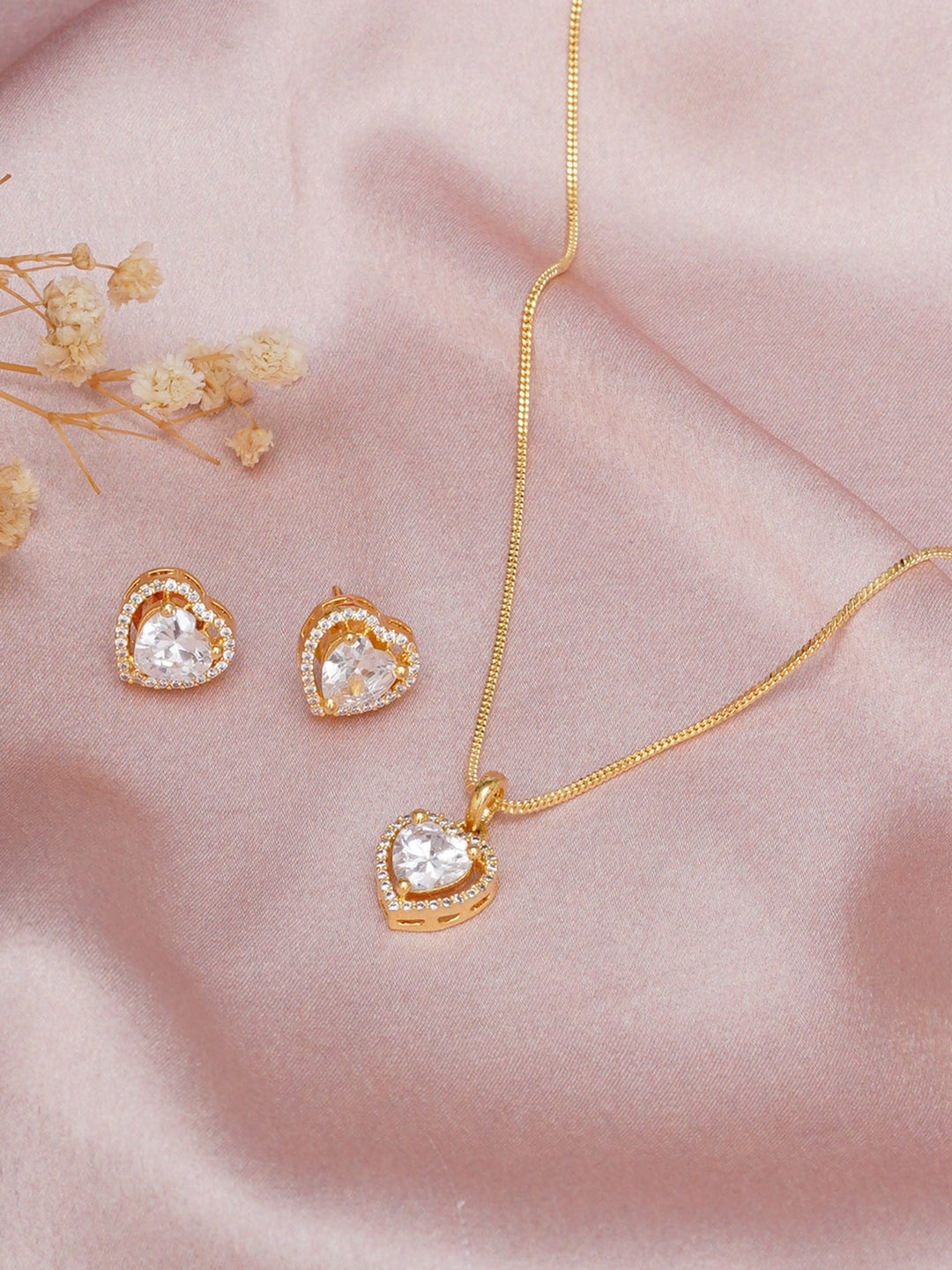 

Mali Fionna Gold-Plated Heart Shaped Artificial Stones Jewellery Set