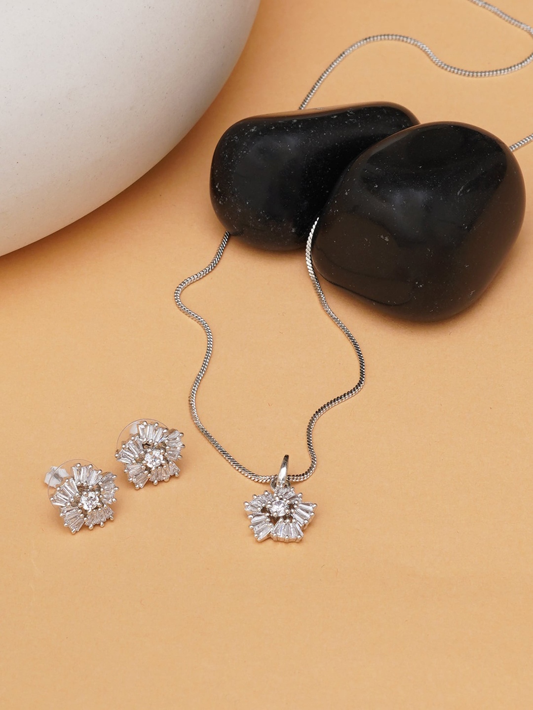

Mali Fionna Silver-Plated Artificial Stones-Studded Jewellery Set
