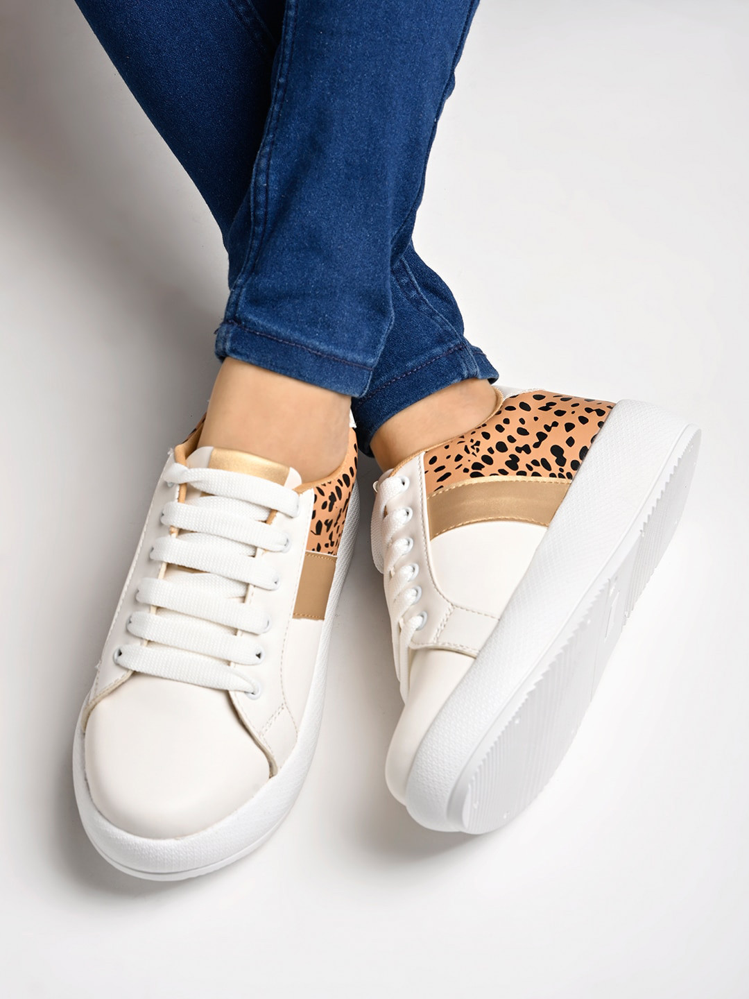 

Shoetopia Women Regal Printed Lightweight Sneakers, White