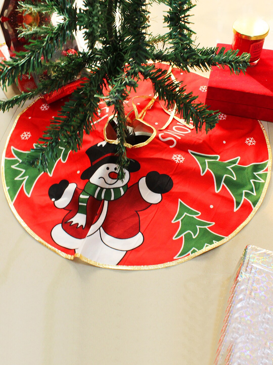 

TIED RIBBONS Red & Green Premium Fabric Double Layered Xmas Base Mat