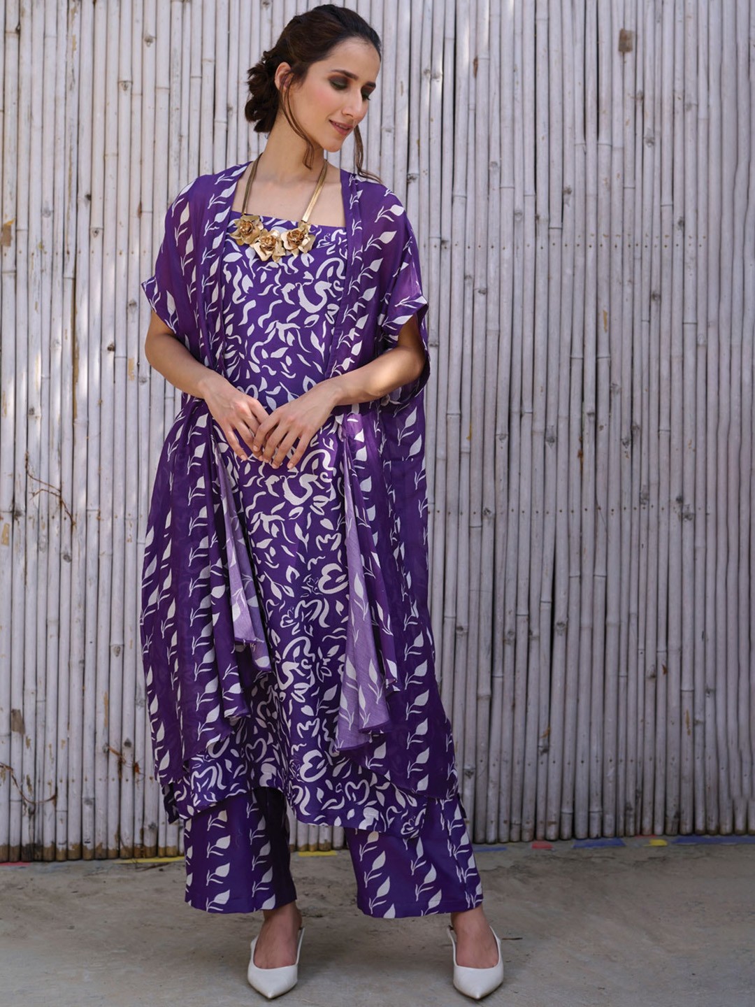 

Kanelle Abstract Printed Regular Kurta With Palazzos & Shrug, Purple