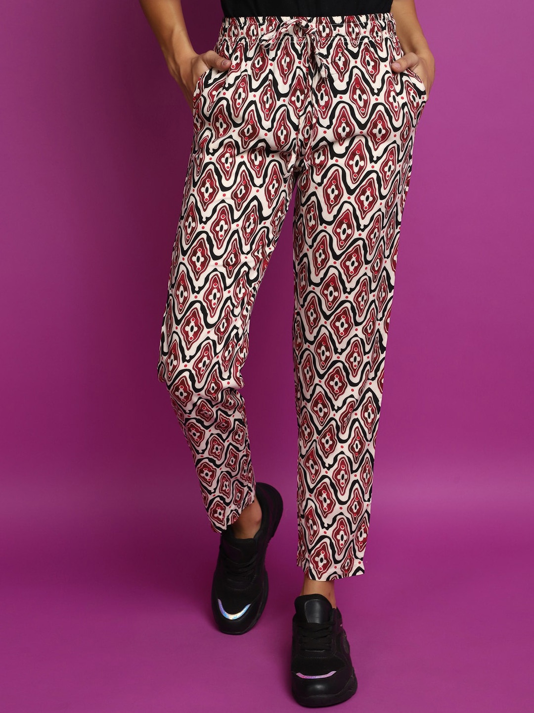 

V-Mart Women Printed Mid-Rise Track Pant, Maroon