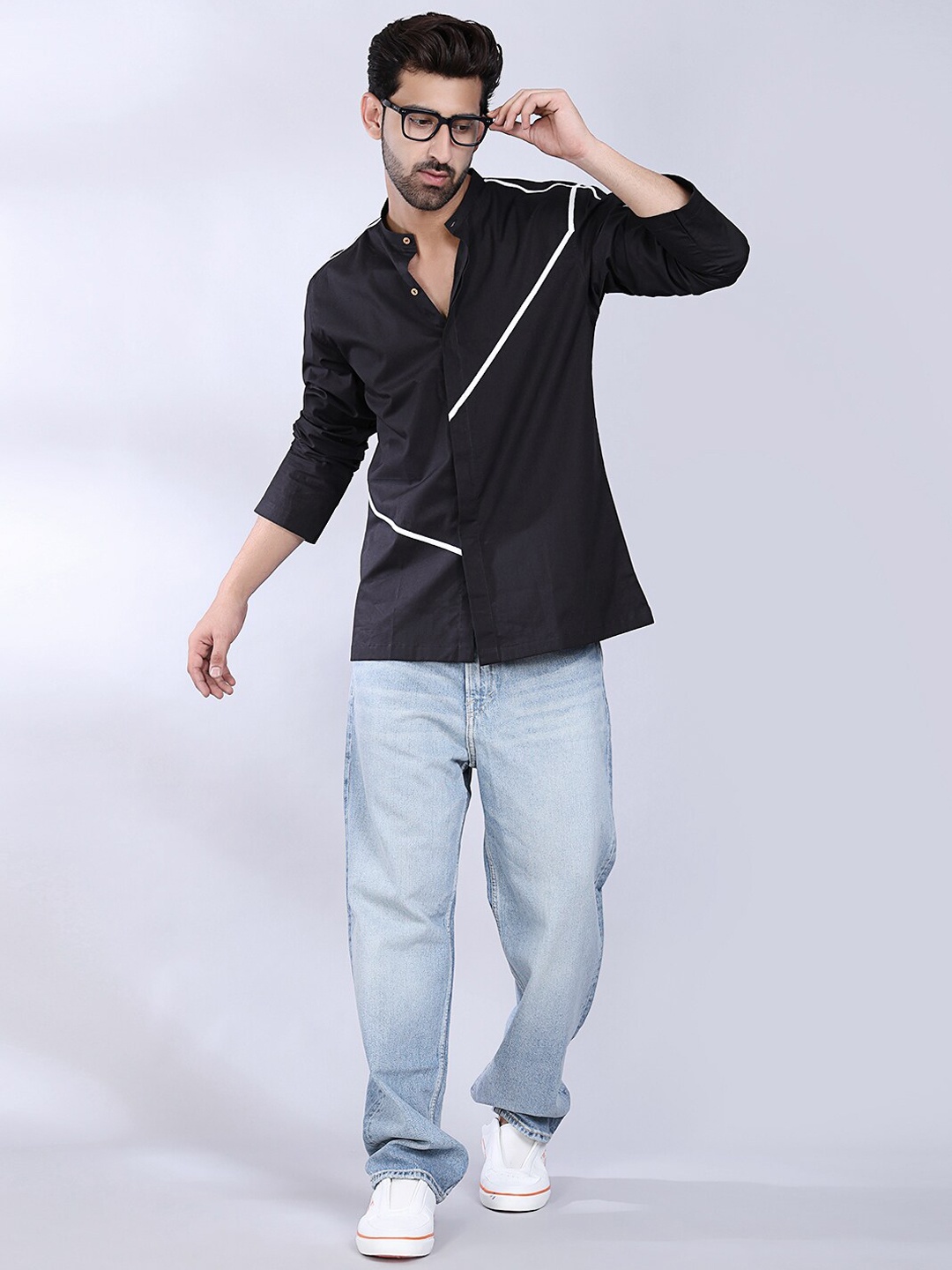 

MIDAV Geometric Printed Mandarin Collar Cotton A-Line Short Kurta, Black