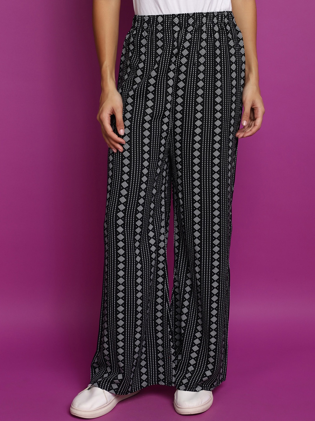 

V-Mart Women Geometric Printed Parallel Trousers, Black
