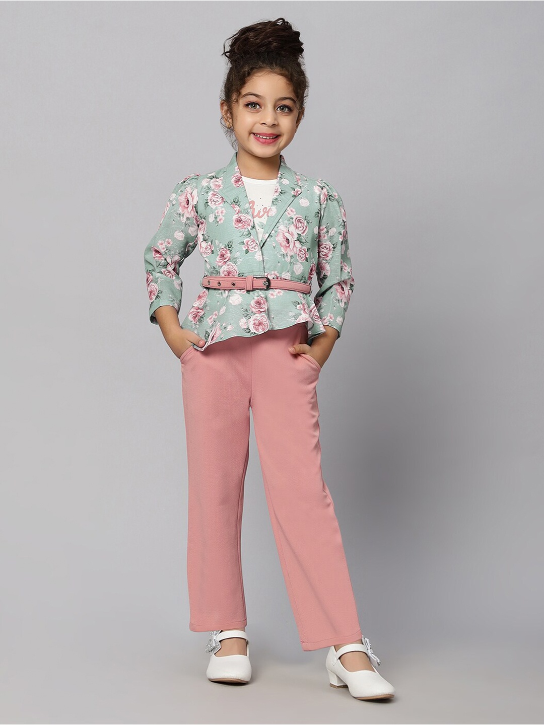 

Macwin Girls Floral Printed T-Shirt & Trousers With Jacket, Peach