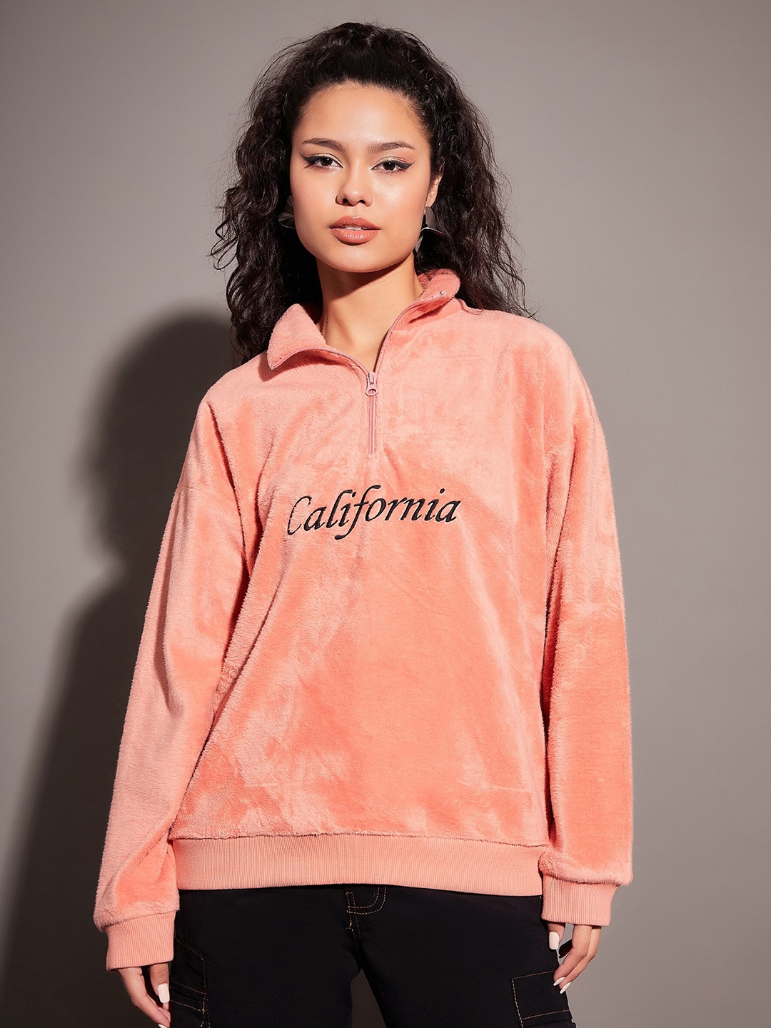 

SASSAFRAS Pink Typography Embroidered Mock Collar Pullover